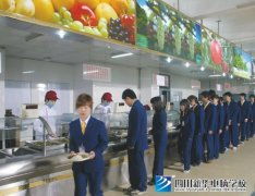 成都電腦培訓(xùn)學(xué)校 通往IT行業(yè)的專業(yè)橋梁